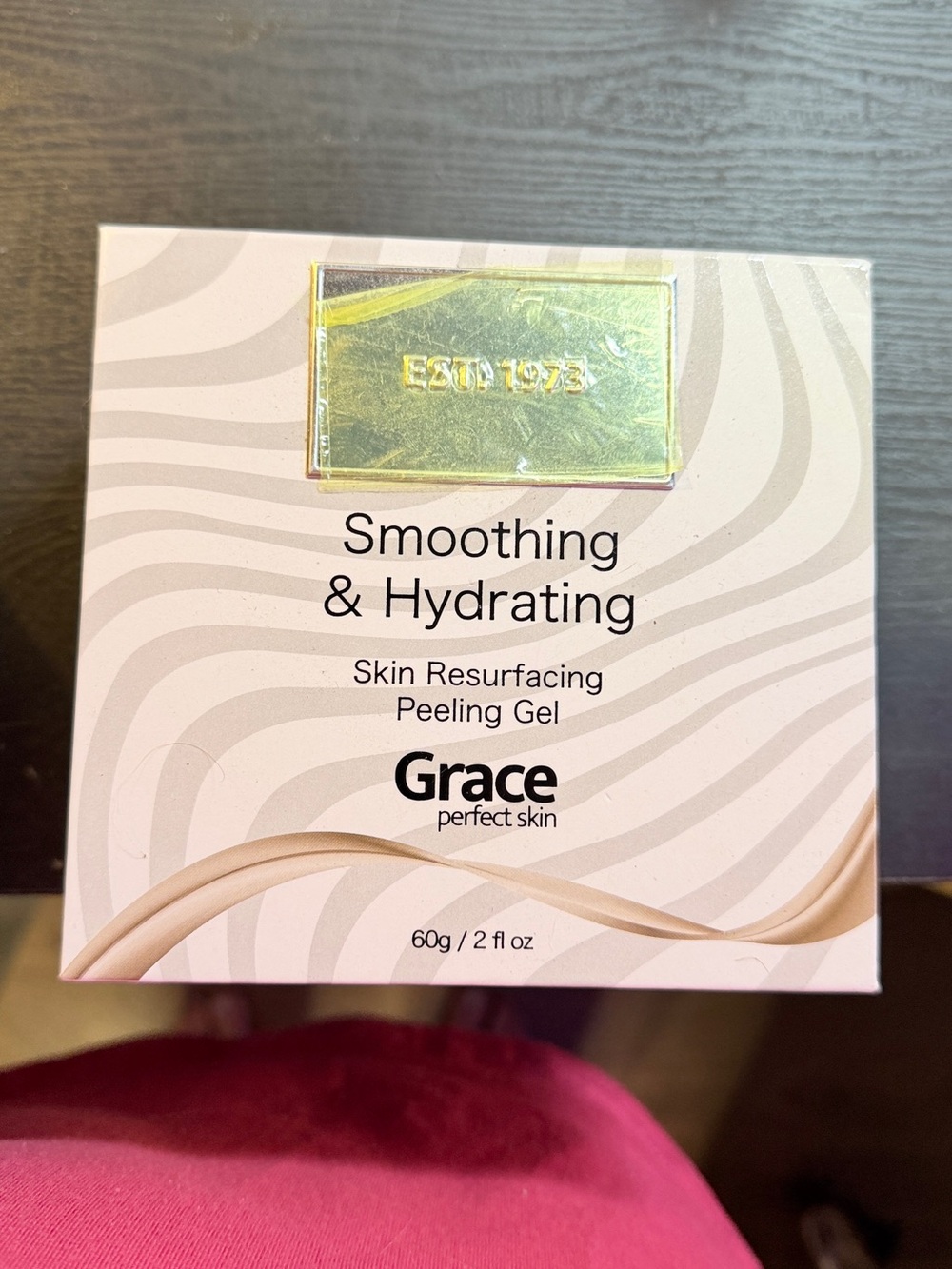 Grace Smoothing & Hydrating Peeling Gel — Cream and Beige